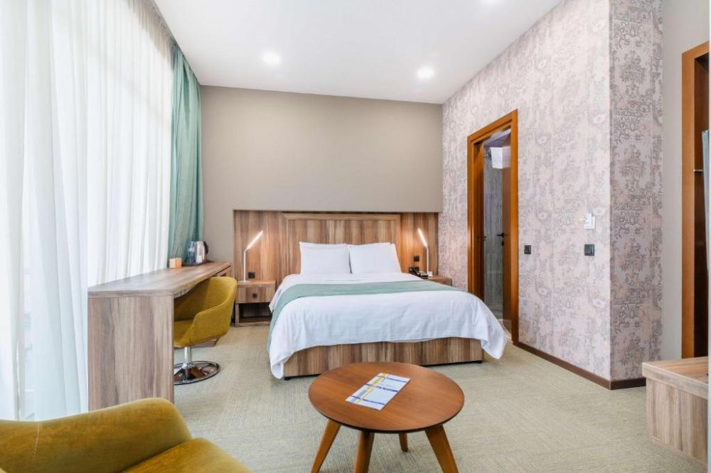 Standart, Best Western Tbilisi City Center 4*