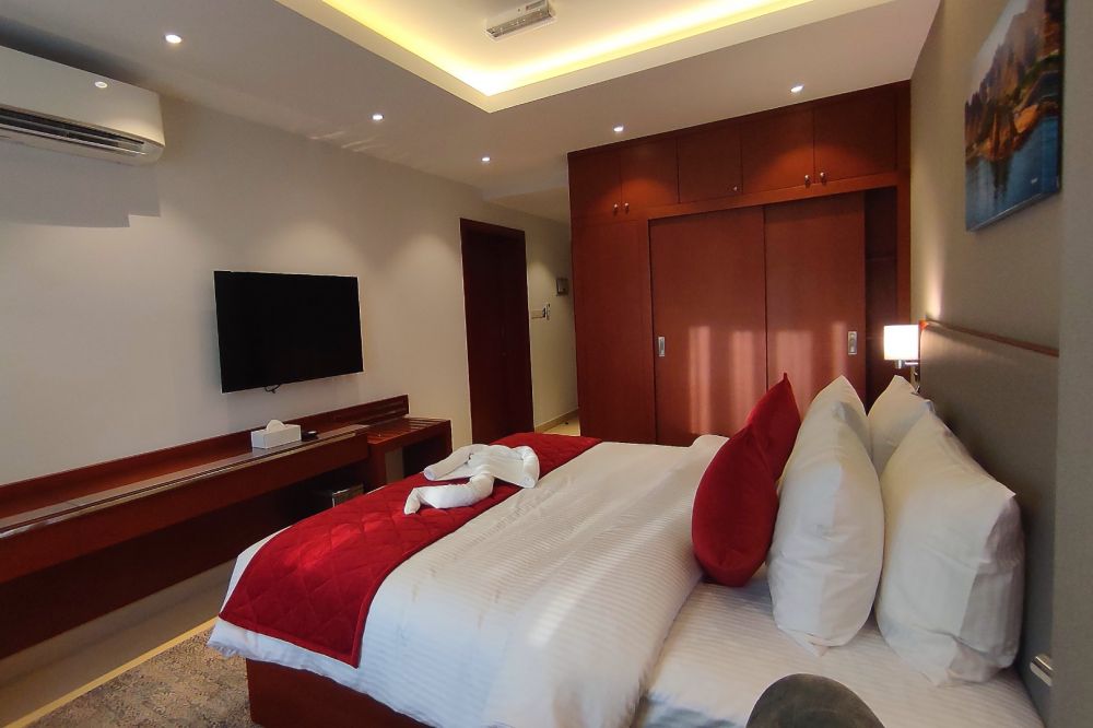 Standard, Muscat Express Hotel 3*