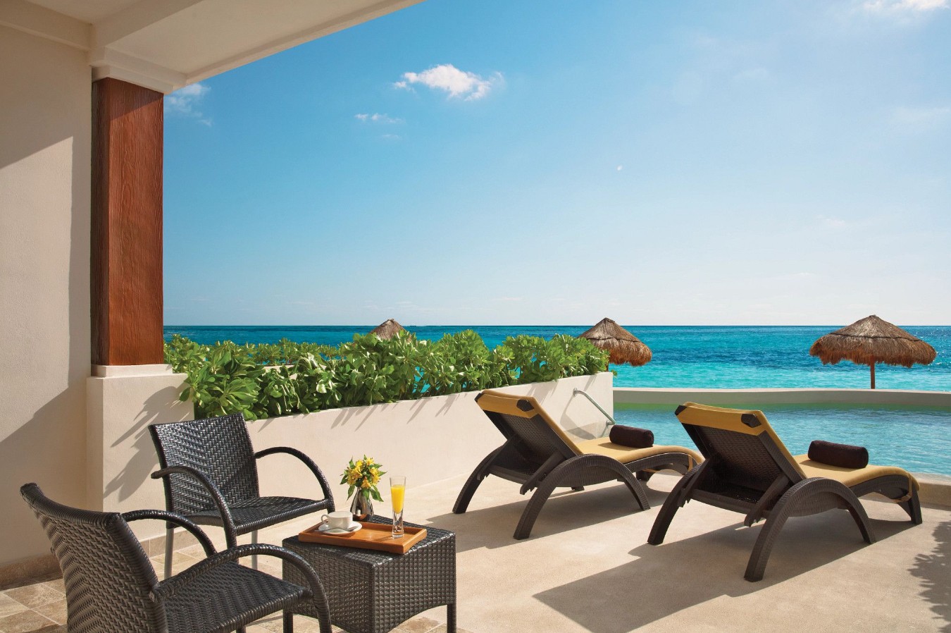 Preferred Club Junior Suite Beach Front Swim Out, Dreams Sapphire Resort & Spa (ex.Now Sapphire Riviera Cancun) 5*