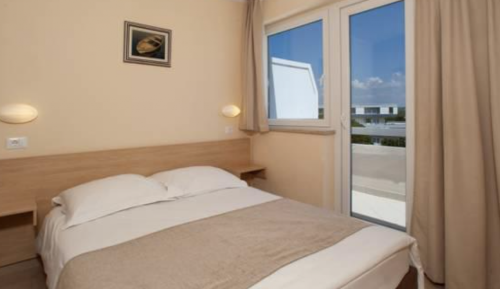 CLASSIC ROOM WITH BALCONY SEA SIDE - FAMILY, Delfin Plava Laguna 2*