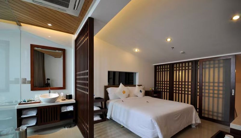 Ocean View Duplex Suite, Sanya Marina Sea View Hotel (ex.Marina Spa Hotel Sanya) 4*