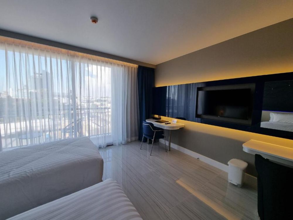 Superior Room Dee Tower, D-Beach Pattaya Discovery Beach Hotel 4*