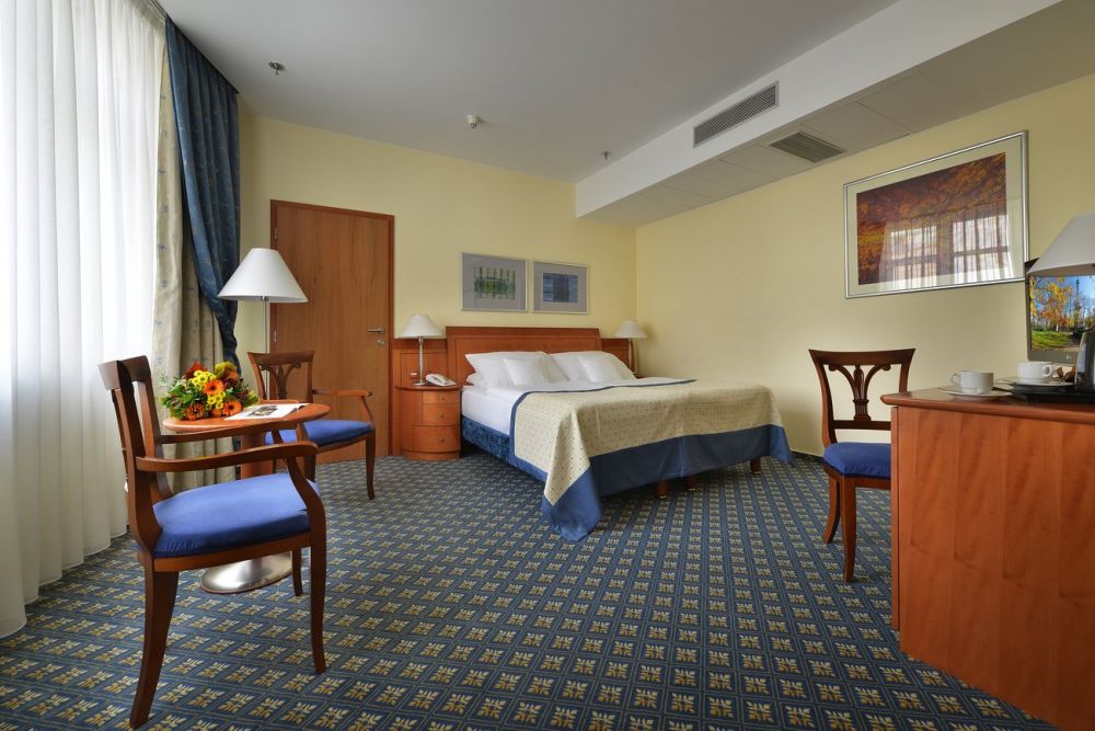 Suite, Ramada Prague City Centre 4*