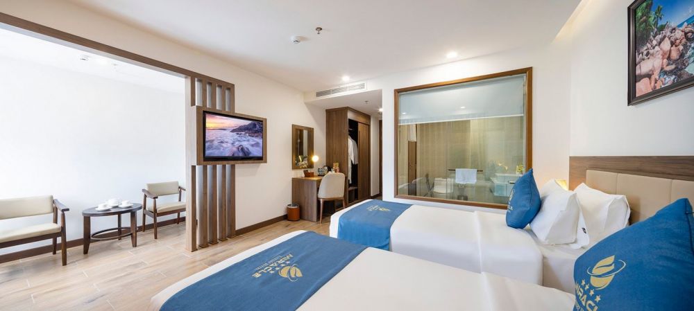 Deluxe City View, Miracle Luxury Nha Trang 4*