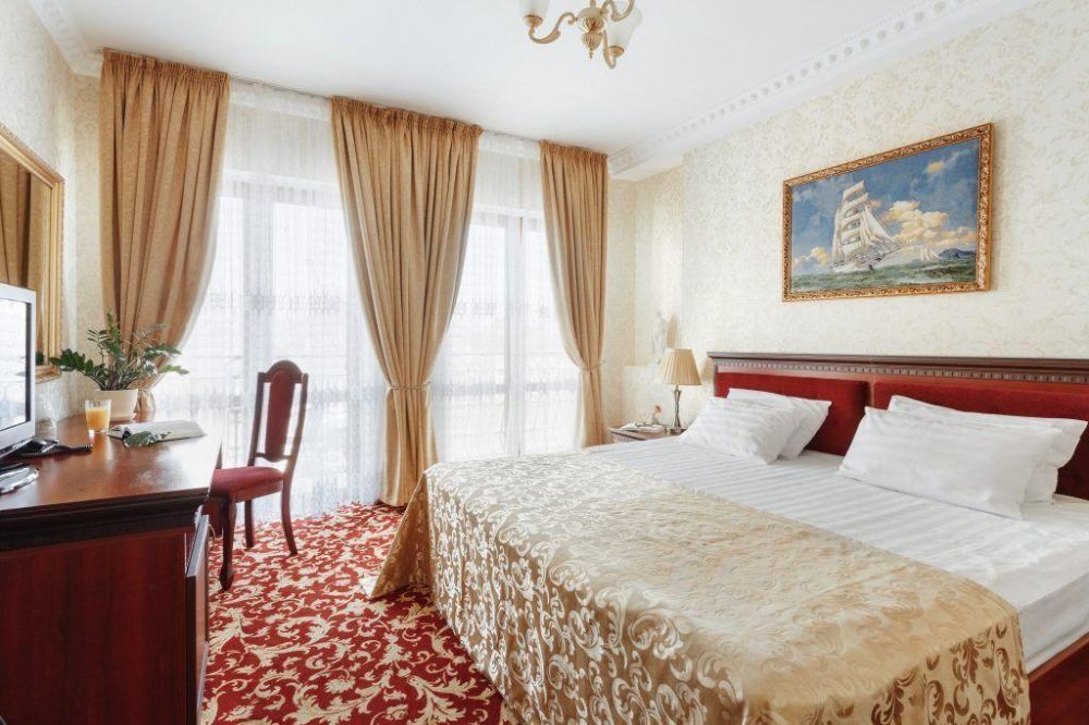 Гранд Делюкс, California Boutique Hotel 5*