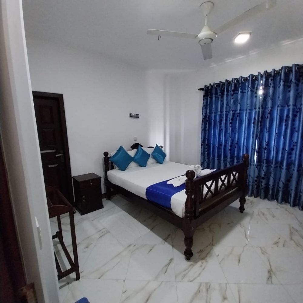 Deluxe AC, Italia Hotel Ambalangoda 2*