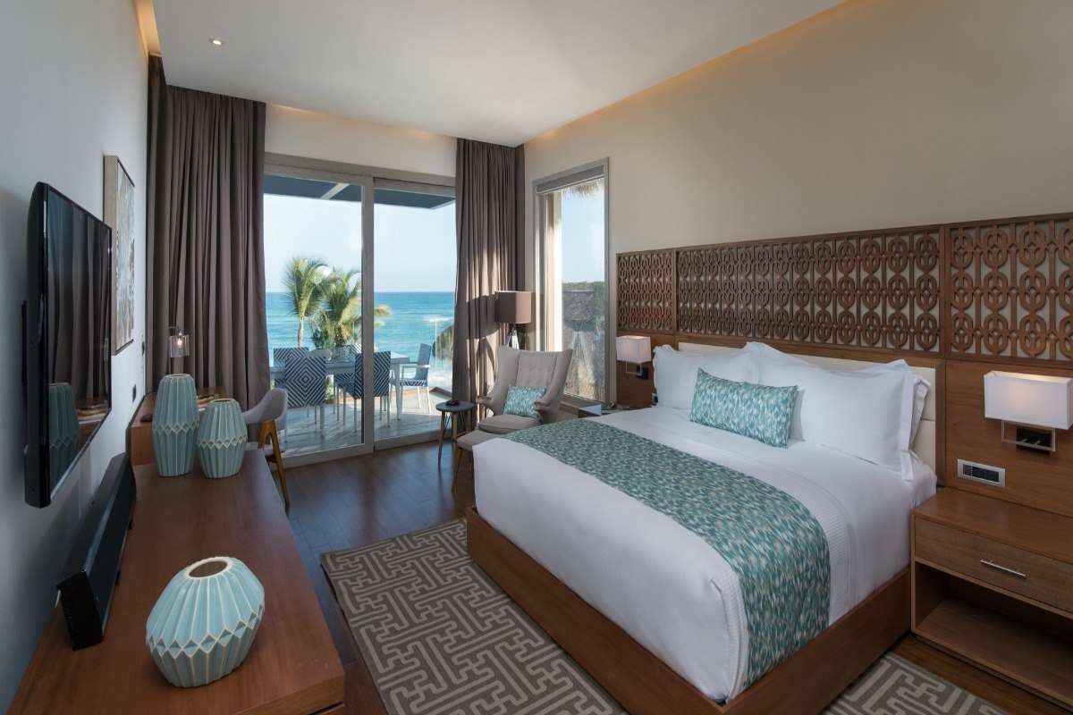 Beachfront One Bedroom Suites, Eden Roc At Cap Cana 5*