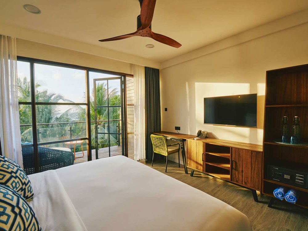 Beach Front Room, Beach Hotel Dhigurah 