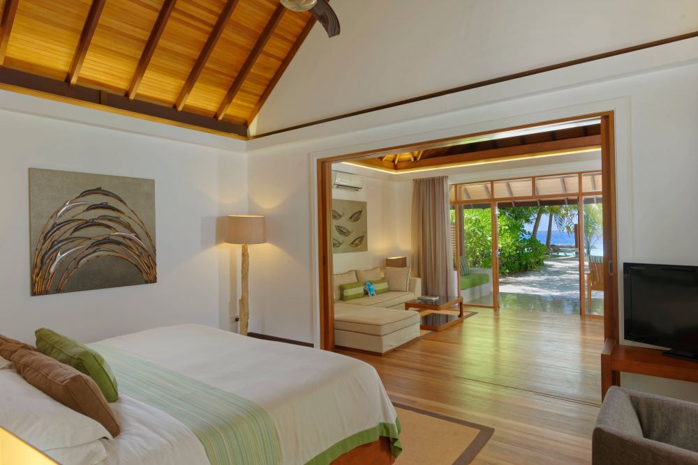 Beach Villa with Jacuzzi, Kurumba Maldives 5*