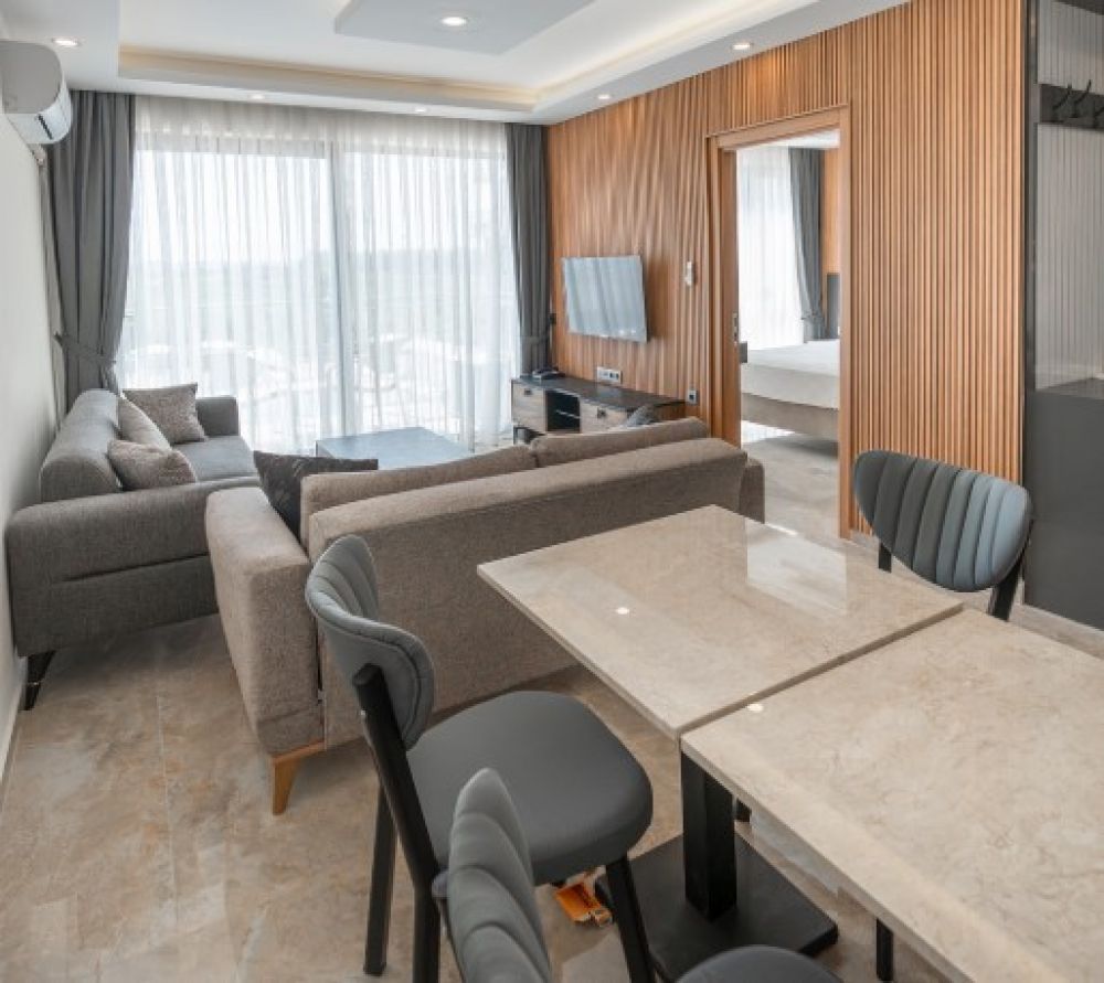 Suite City View Room/ Pool View, Laristone Suite & Spa 4*