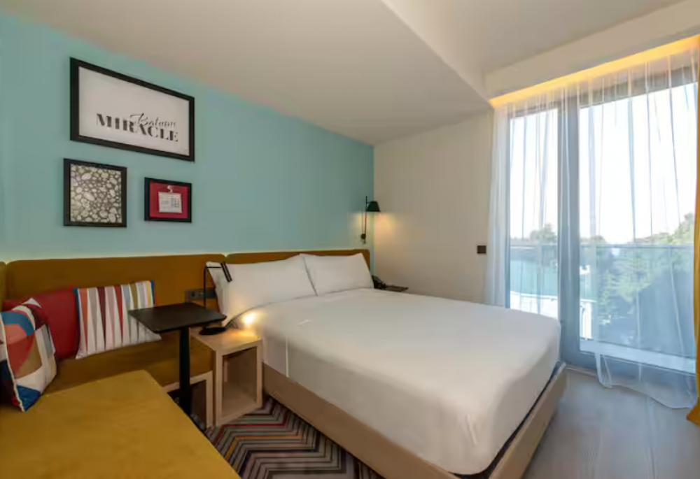 Queen Room, Hampton By Hilton Batumi Center 4*