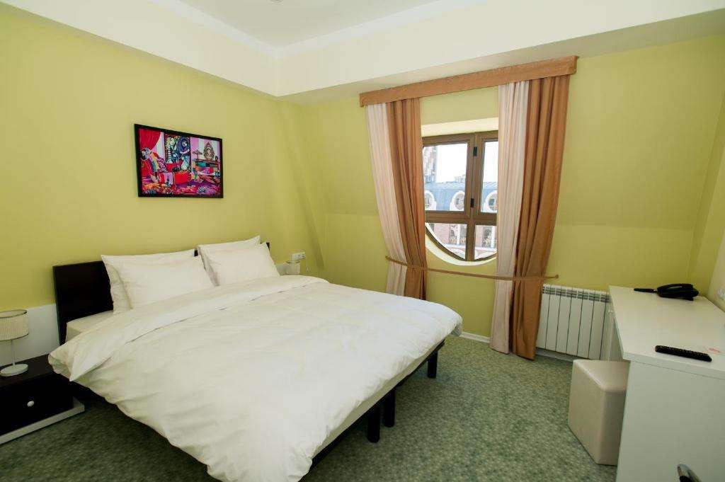 Comfort Twin / Dbl, Piazza Hotel (ex. Piazza Four Colours) 3*