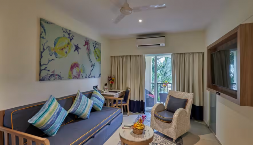 Luxury Suite, Royal Orchid Beach Resort & SPA 5*