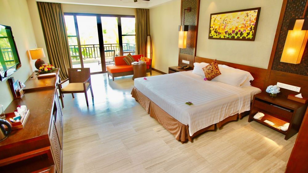 Premier City/Garden/Ocean View, Crowne Plaza Danang 5*