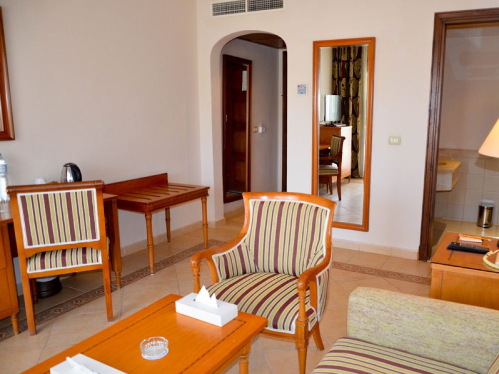 Family Room, Continental Plaza Beach 4*