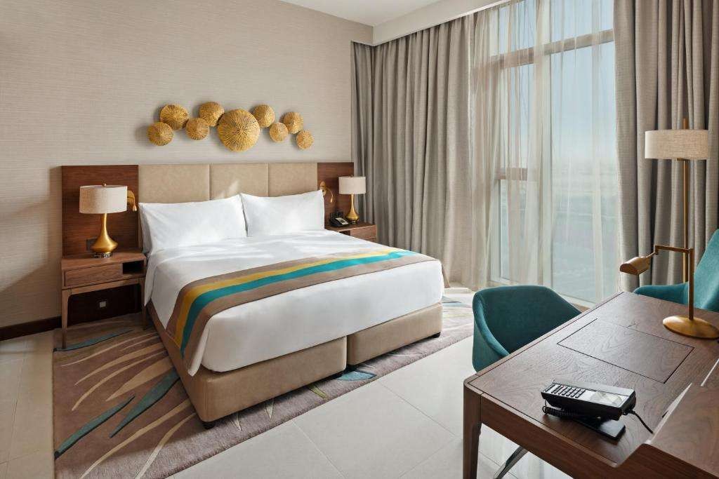 Deluxe Room, Holiday Inn Dubai Al Maktoum Airport 4*