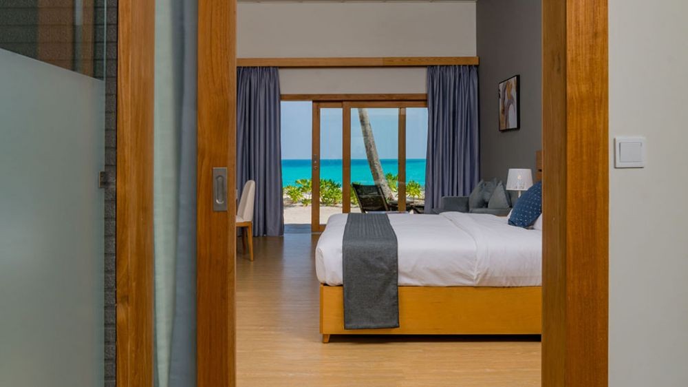 Beach Villa, Fiyavalhu Maldives 4*