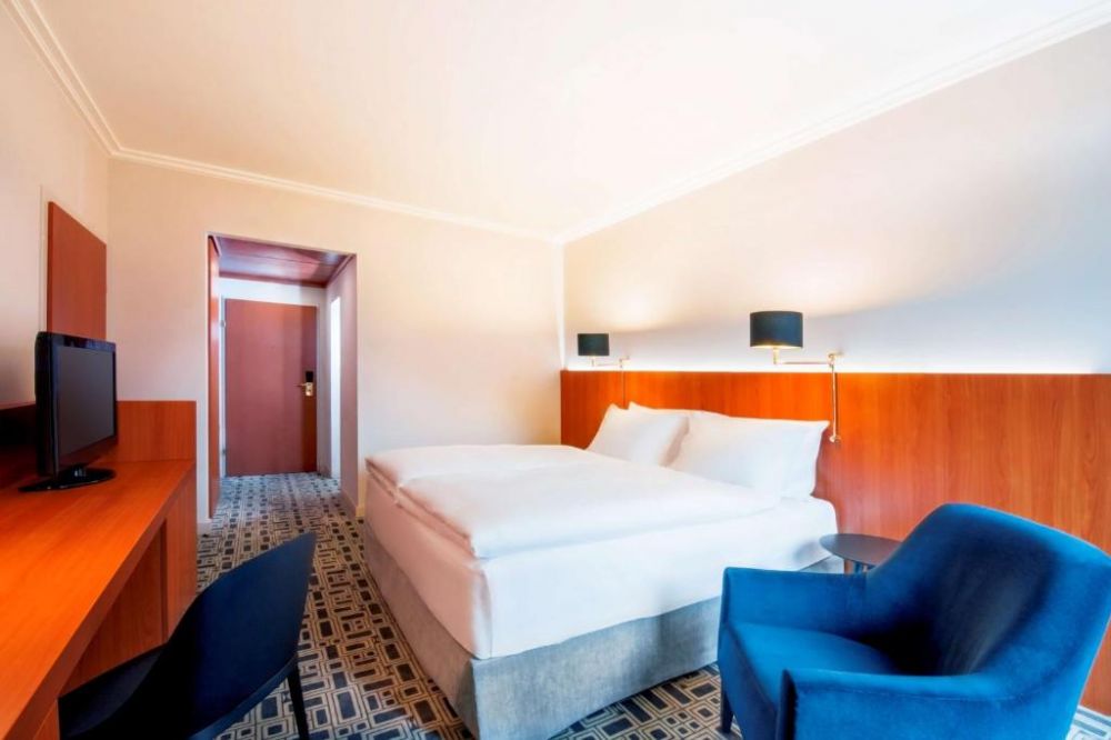 Standard, Nh Prague City 4*