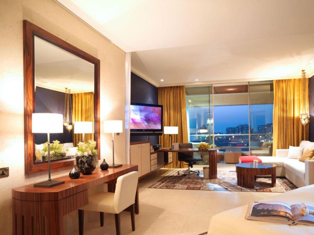 Signature Room, Raffles Dubai 5*