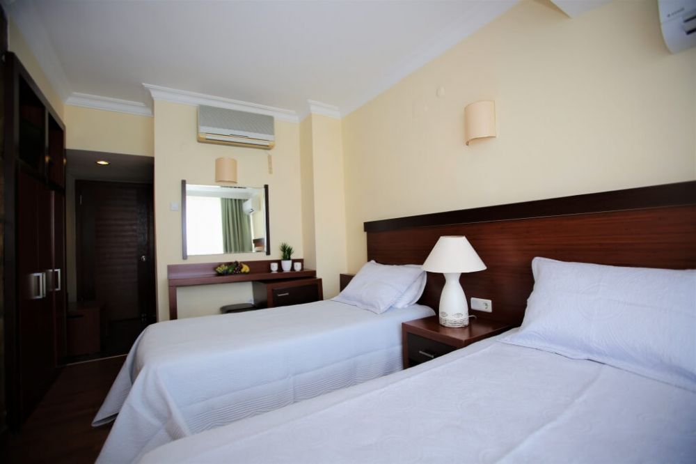 Standard, Lara Hotel 4*