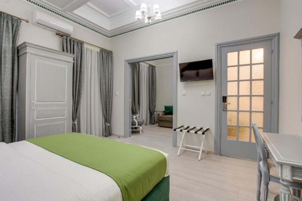 Grand Suite with Balcony, Pandrosos Divine Suites 4*