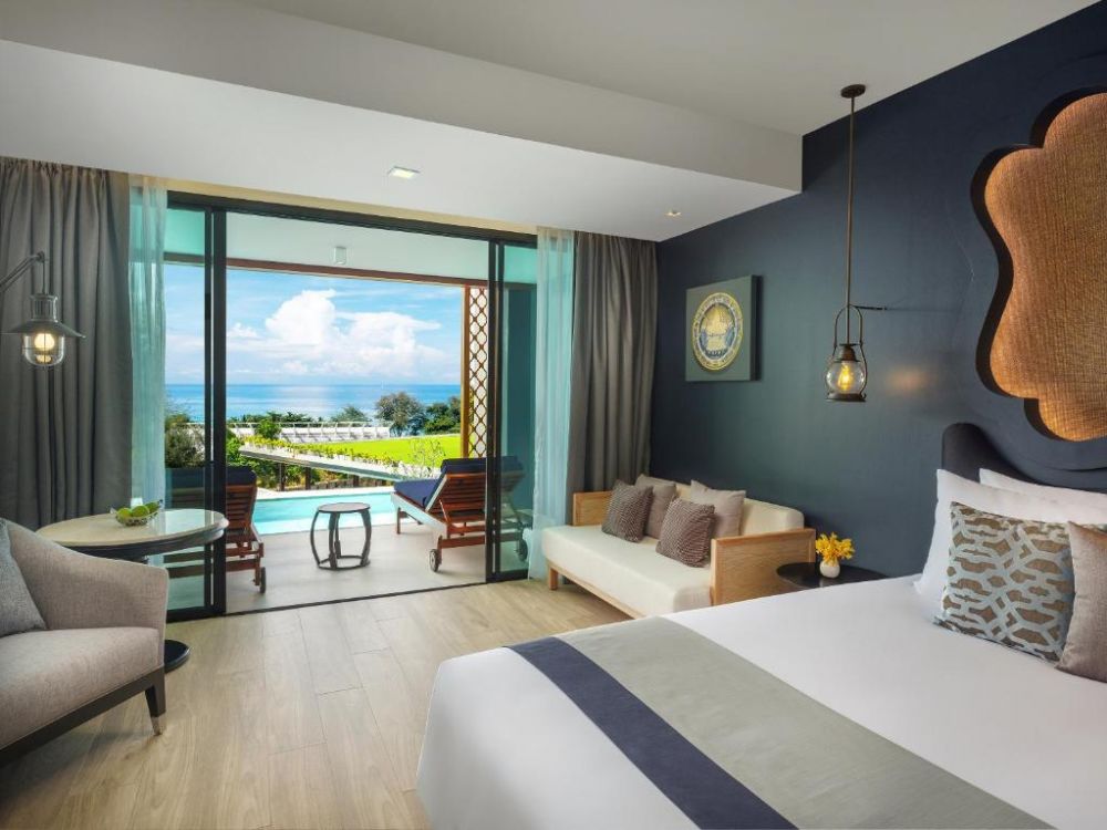 Deluxe Sea View/ Garden View Pool Access Suite, Avista Grande Phuket Karon 5*