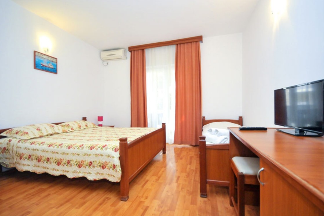 DBL+extra bed, Velji Vinogradi 3*