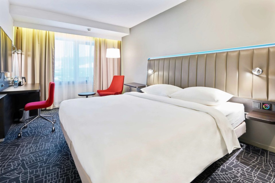 Standard, Park Inn by Radisson Kyiv Troyitska 4*