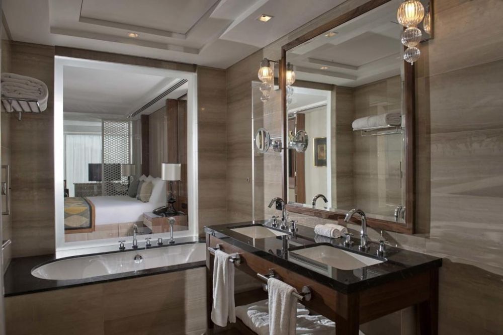 Luxury Junior Suite City View, Taj Dubai Hotel 5*