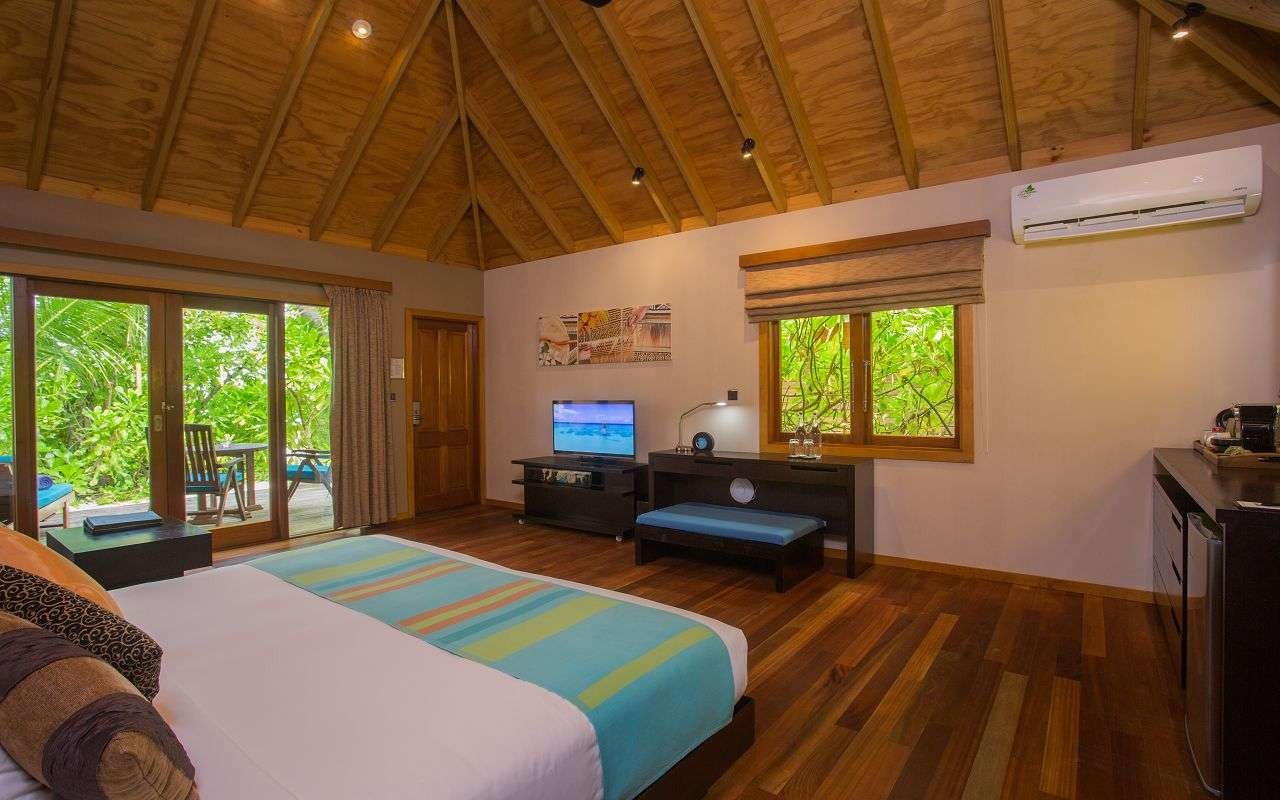 Beach Villa, Veligandu Island Resort 4*