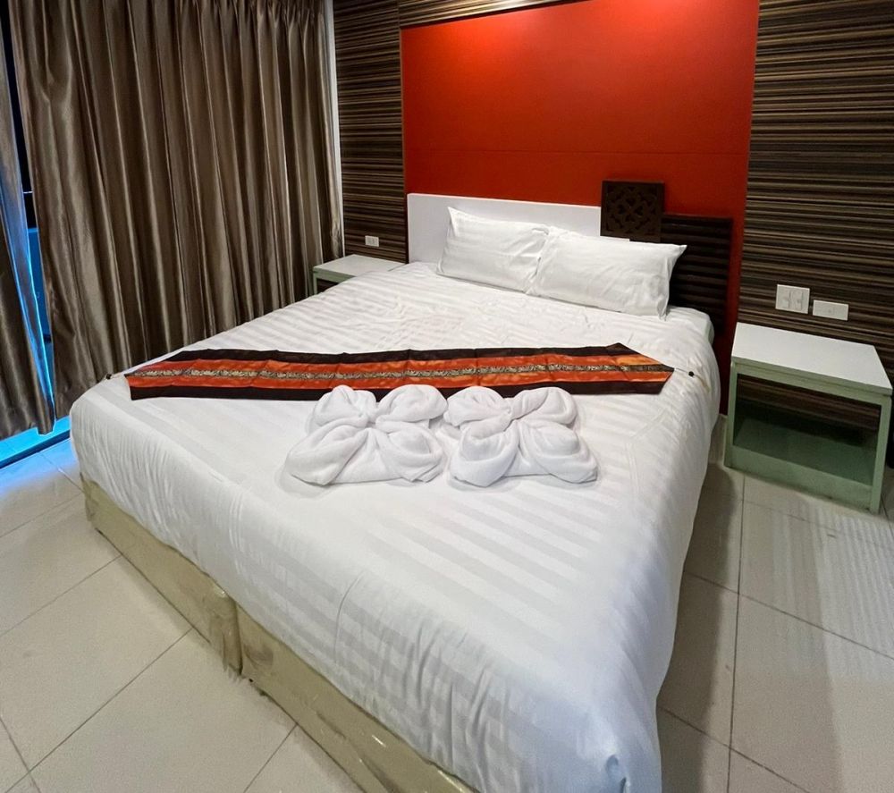 Standard Double Room with Balcony Window View, Patong Max Value Hotel 3*