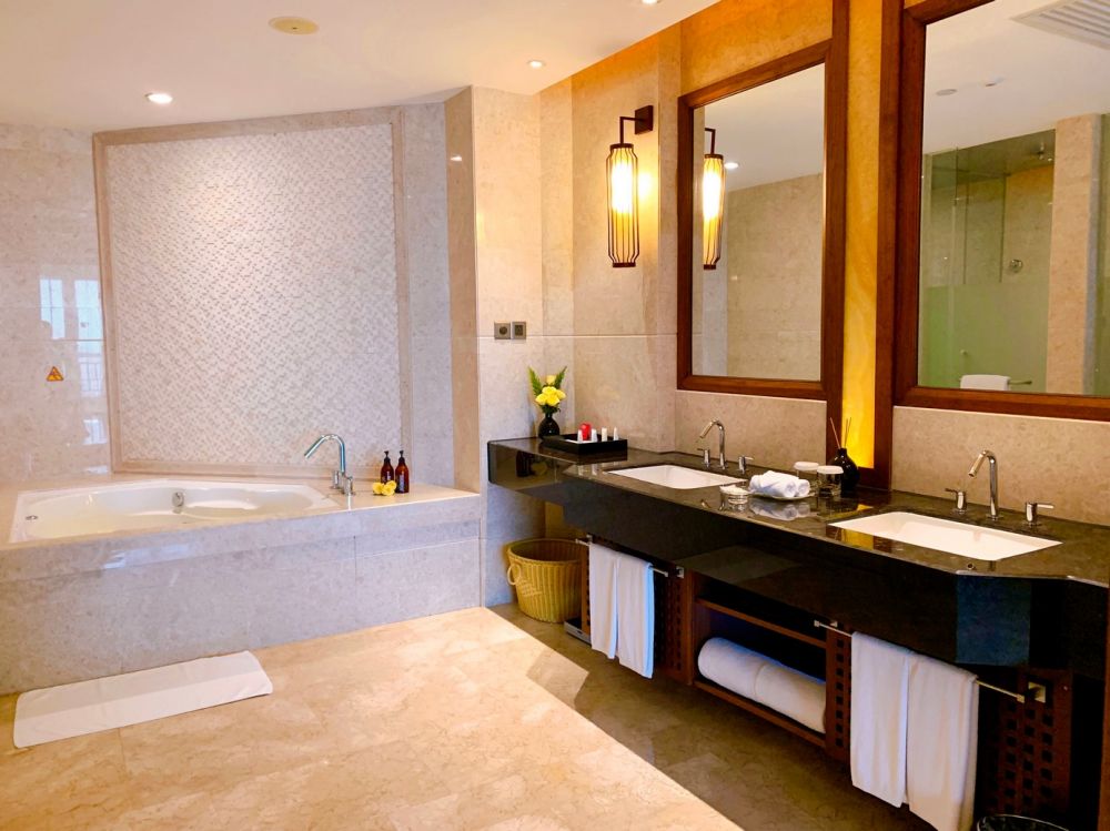 Ocean Suite, Crowne Plaza Danang 5*