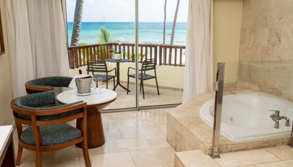 Junior Suite Ocean Front With Jacuzzi, Impressive Premium Punta Cana (ex. Impressive Premium Resort & Spa Punta Cana) 5*