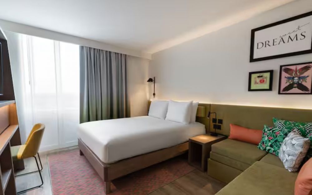 Queen With Sofa Bed, Hampton By Hilton Batumi Center 4*