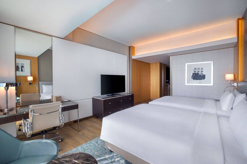 Two Double Beds/ King Guest Room With Balcony, Hilton Dubai the Palm 4*