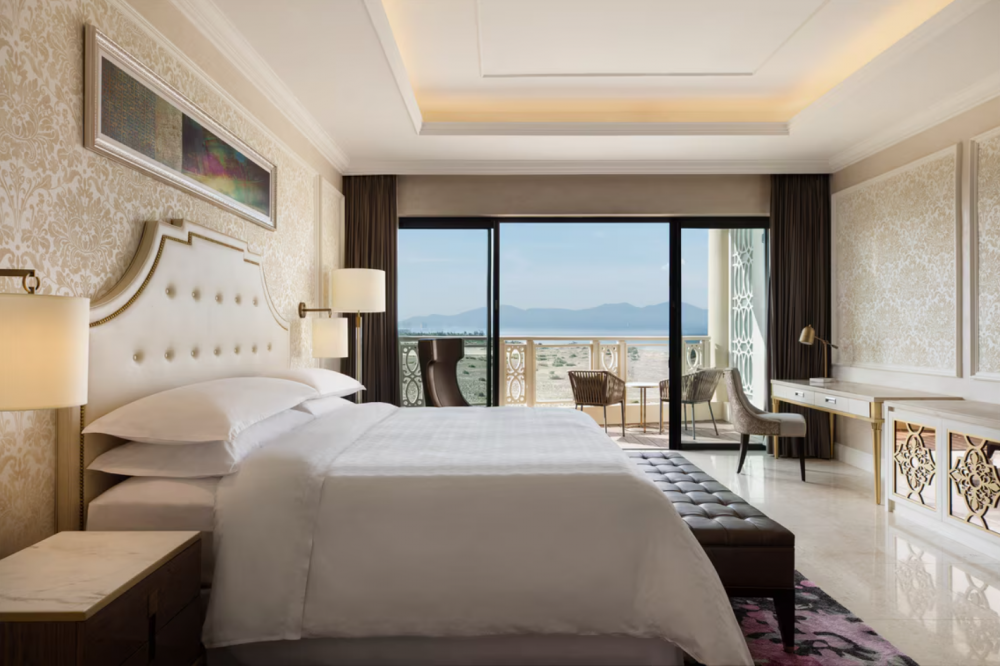 Deluxe Bay/Pool/Sea View, Sheraton Grand Danang 5*