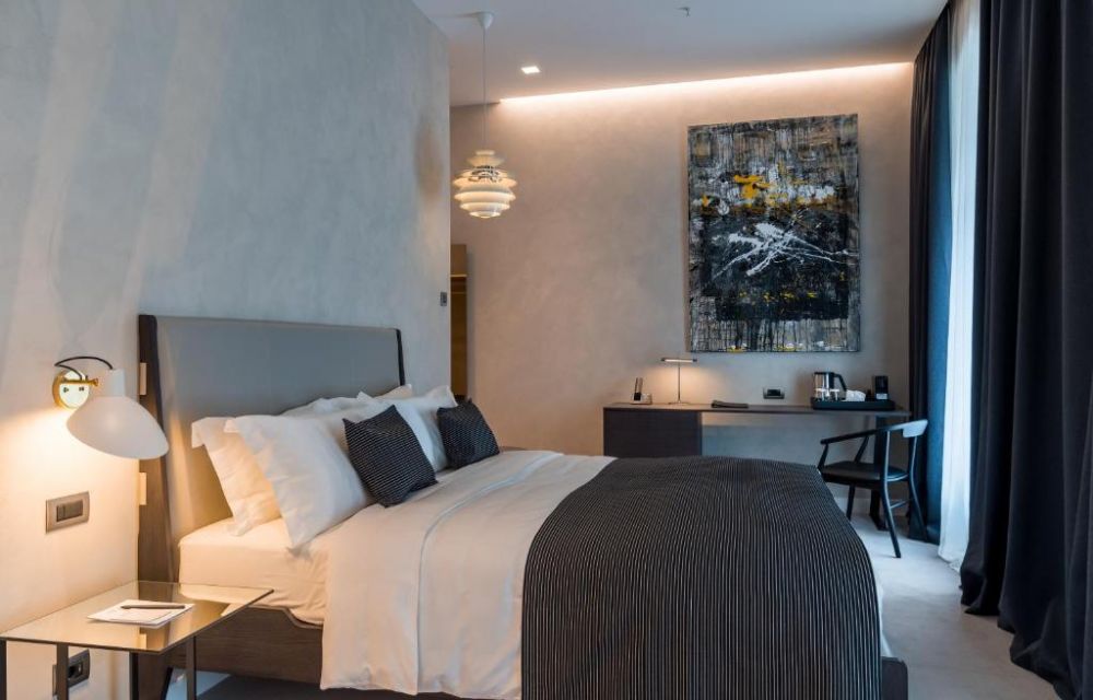 Superior King, Monograph At Freedom Square 5*