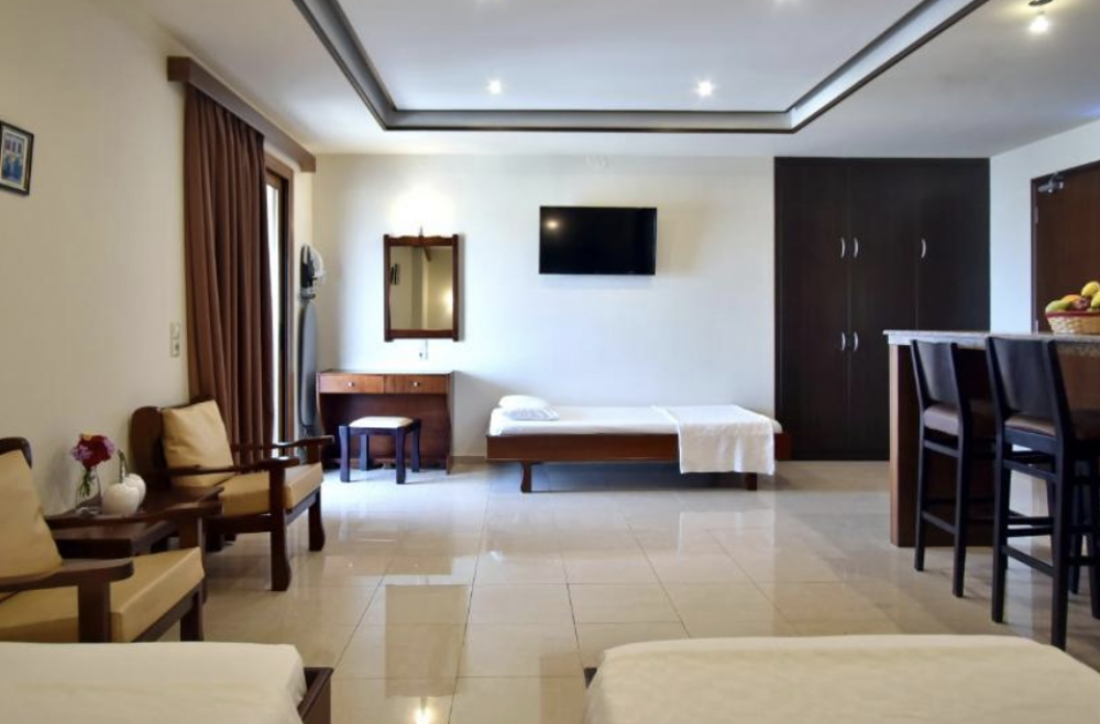 Standard Triple Studio, 24 Seven Boutique Hotel 3*