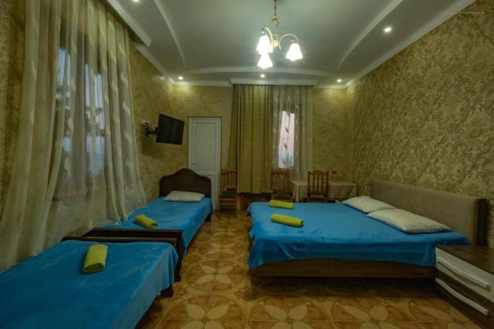 Quadriple White/Yellow/Old House, Seaside Kobuleti Hotel 3*