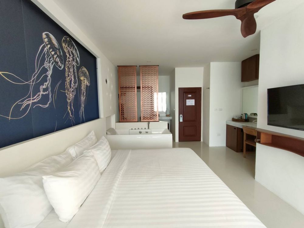 Honeymoon Pool Access Jacuzzi, Norn Talay Surin Beach Phuket (ex. Surin Beach Resort) 4*