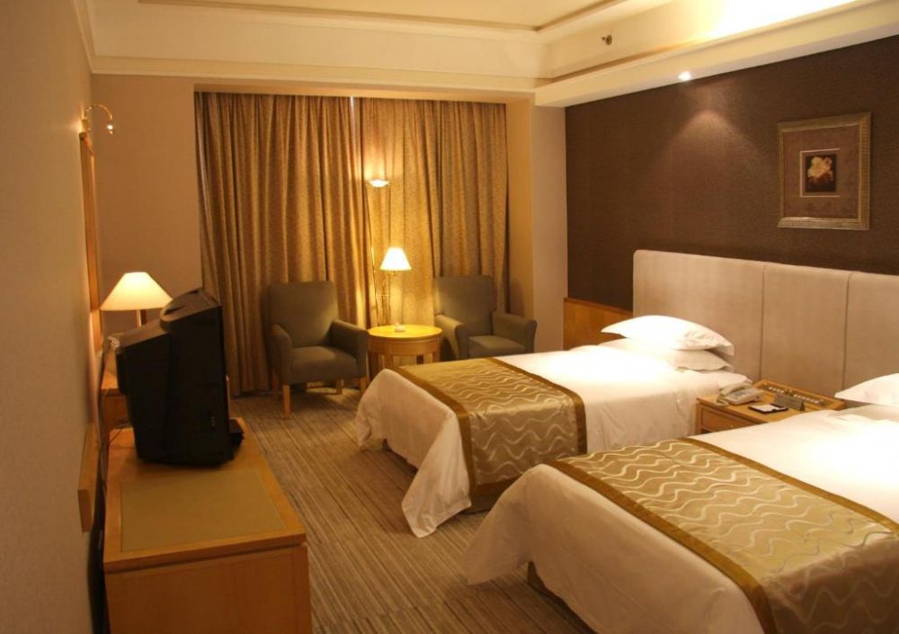 Business Room, Guangzhou Baiyun Hotel 5*