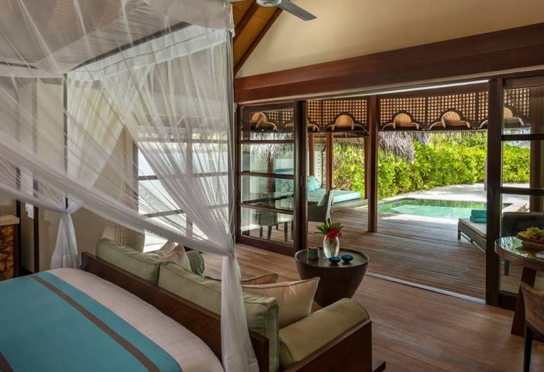 Beach Bungalow with Pool (Sunrise/Sunset), Four Seasons Kuda Huraa 5*