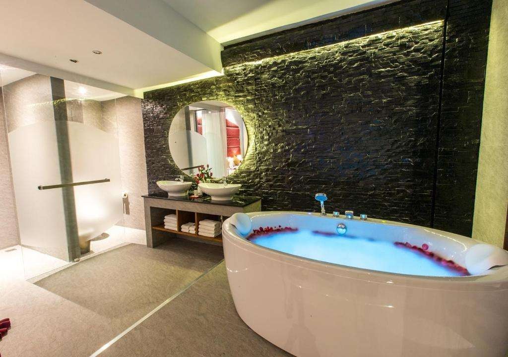 Standard jacuzzi suite, Indochine Resort & Villas 4*