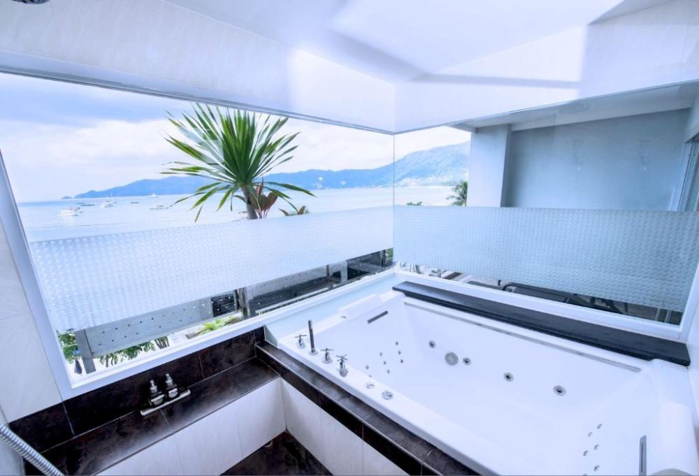 1BR Superior Suite Seaview, Homm Bliss Southbeach Patong 4*