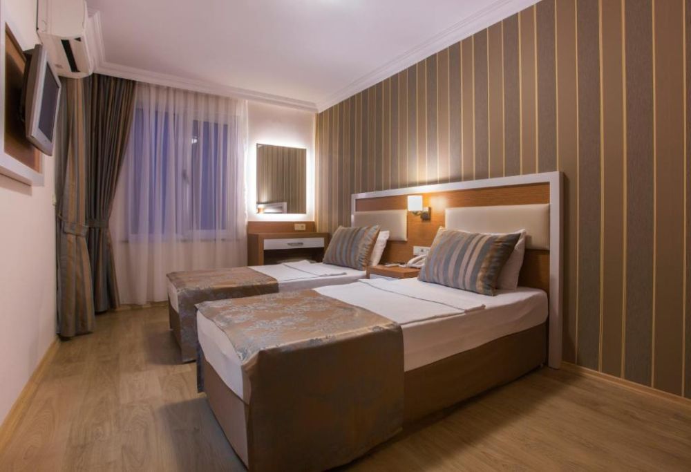 Standard, Lonicera City Hotel 3*