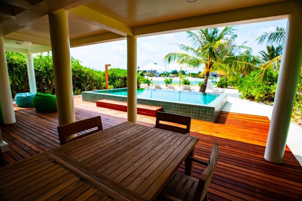 Three-Bedroom Beach Pool Villa, Holiday Inn Resort Kandooma 4*