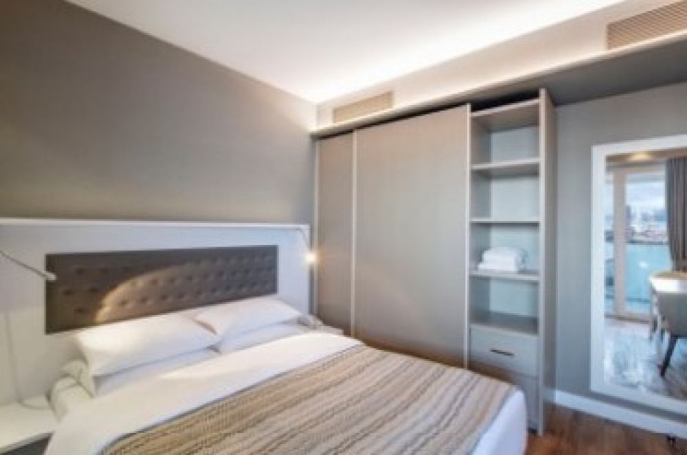 Two Bedroom Apartment (Junior Family) Suite Sea View, Alliance Palace 