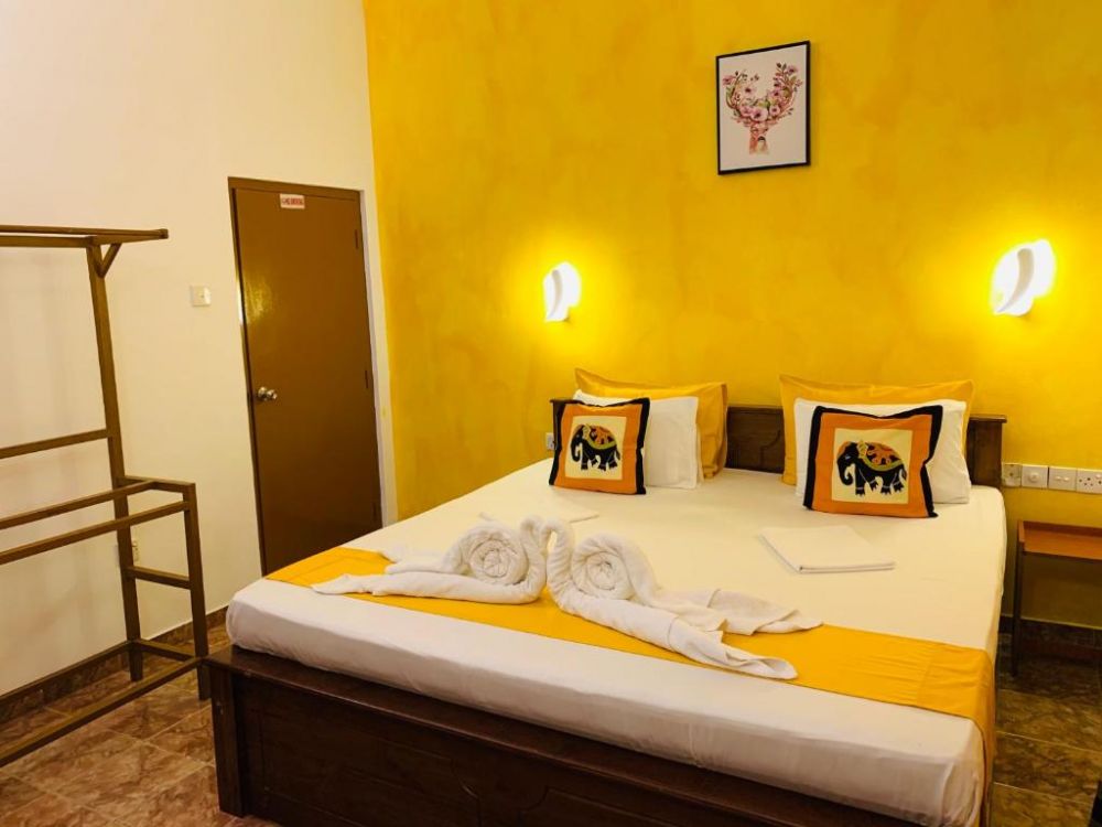 Standard Room non AC/with AC, Sam's Guest House 2*