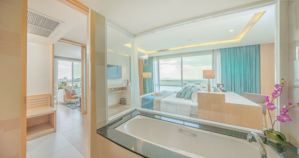 One Bedroom Suite Ocean View, Pattaya Sea View 4*