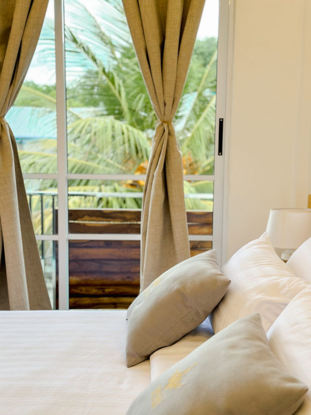 Deluxe Double Room with Balcony, Dhoani Maldives 